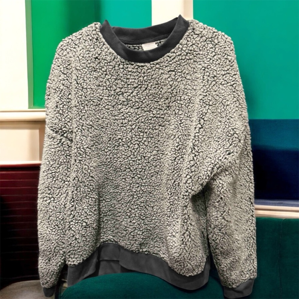 Secret treasures Cozy Gray Sherpa Sweater XL